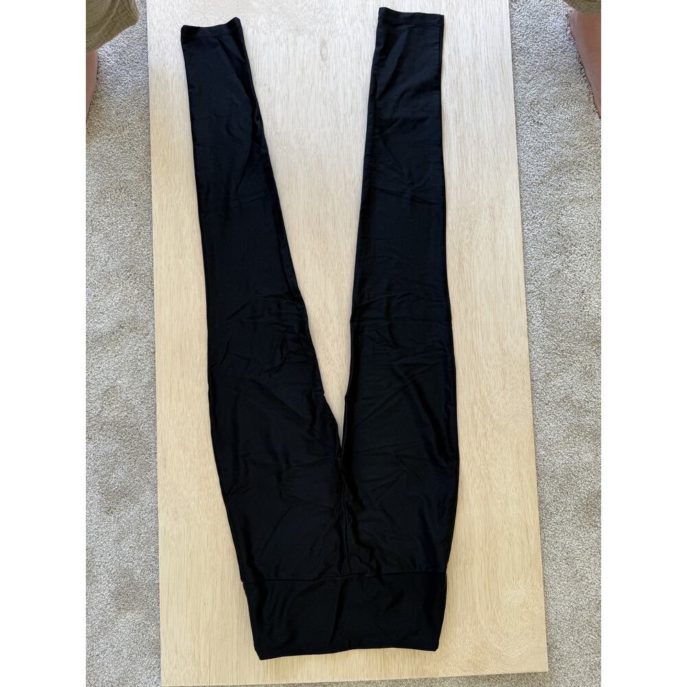 Alexandra Collection RVDA Logo Performance Leggings - Black - Medium - Picture 4 of 6